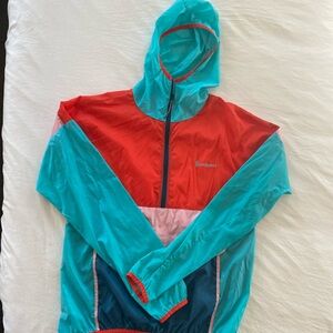 Cotopaxi Pull Over WindBreaker